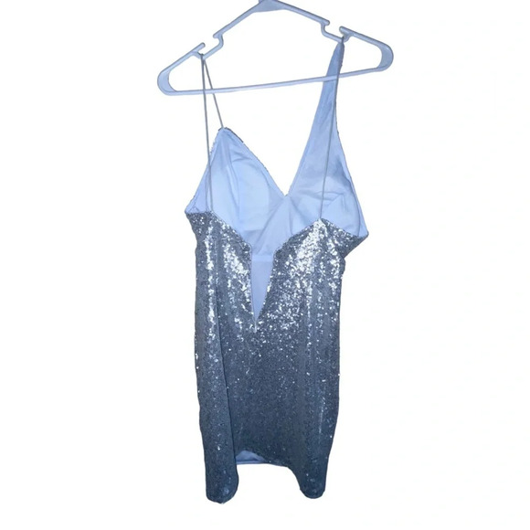 HELLO MOLLY Citadel Skies Mini Dress Silver Sequins Size 4 Prom Homecoming New - Picture 3 of 11